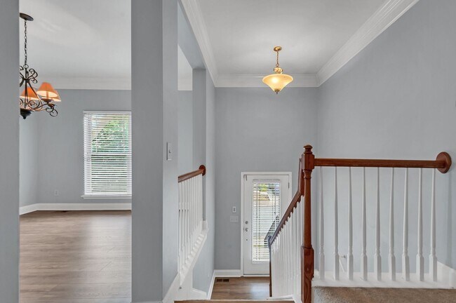 Building Photo - Awesome 3BE/2.5BA home in Bellevue!