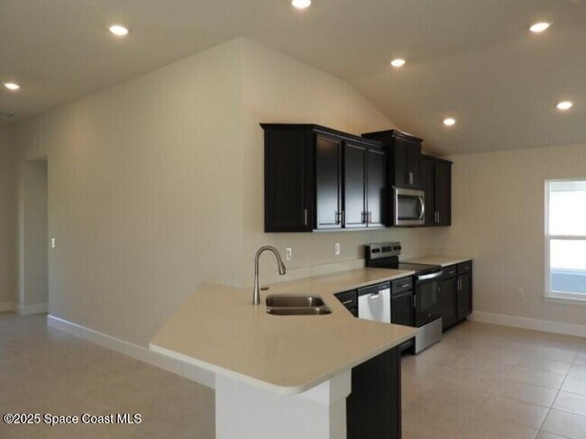 Building Photo - 1126 Kylar Dr NW