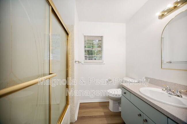 Building Photo - 207 Westwood Pl