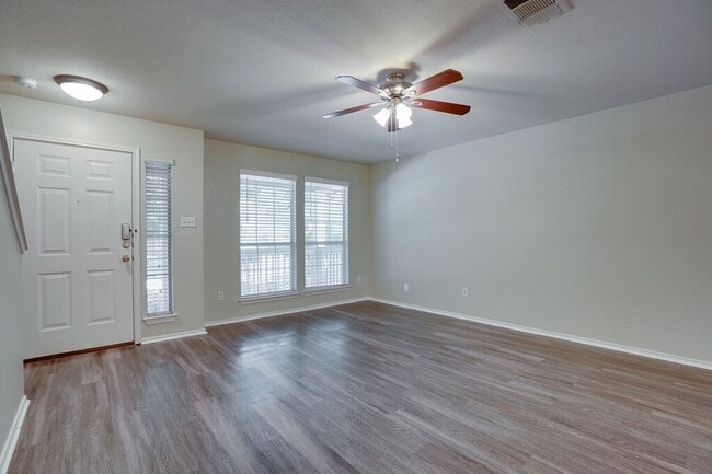 Building Photo - 9405 Rowlands Sayle Rd