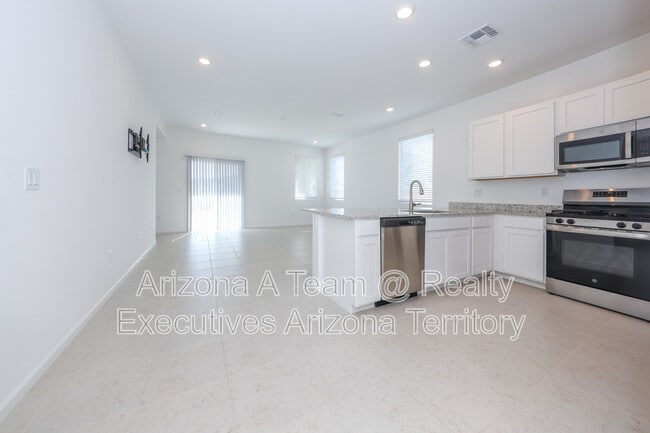 Building Photo - 17581 S Desert Barberry Dr