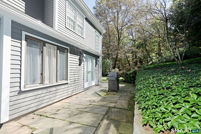 Building Photo - 36-40 Fox Run Rd