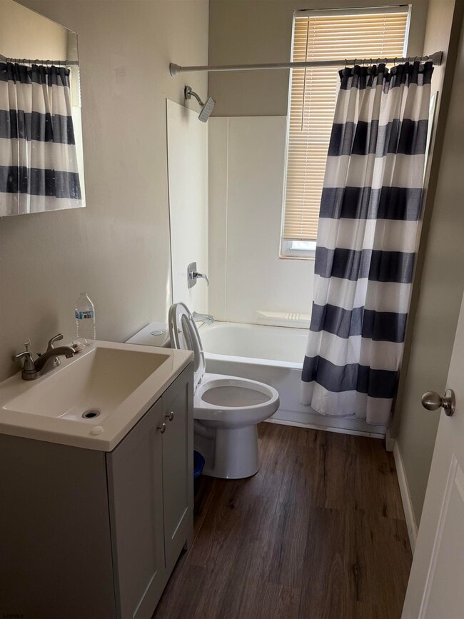 Building Photo - 120 N Congress Ave