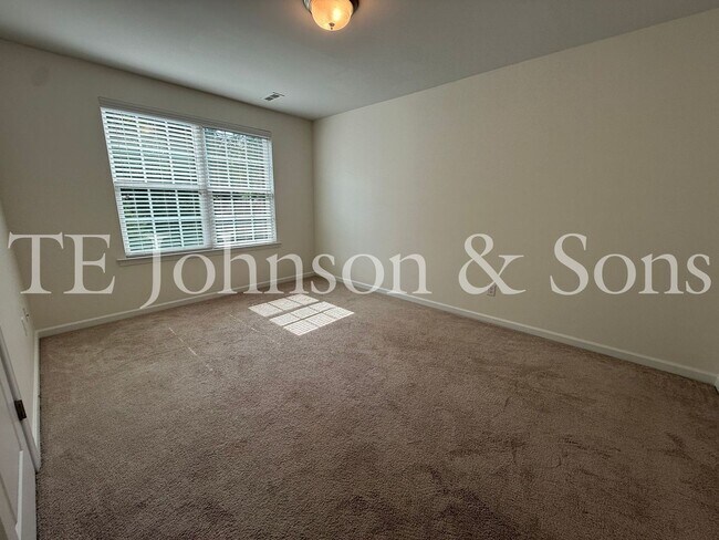 Building Photo - 2925 Grassy Knoll Cir