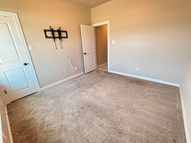Building Photo - 4-Bedroom House for Rent in Copperas Cove