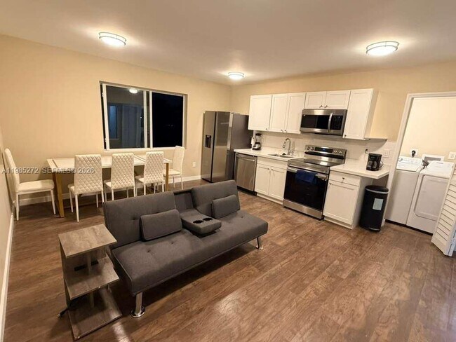 Building Photo - 943 79th Terrace