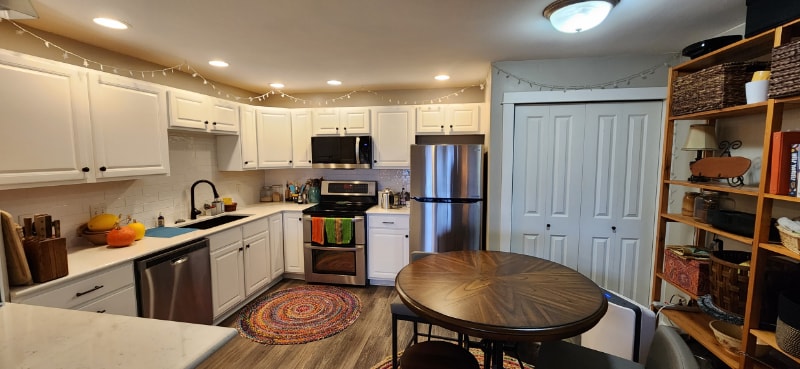 Building Photo - 2240 Baxter Ln