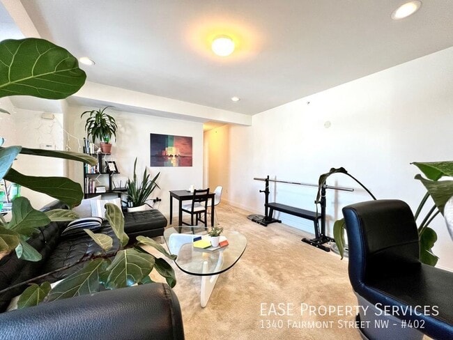 Building Photo - 1340 Fairmont St NW