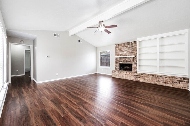 Building Photo - 1922 Arcadia Dr