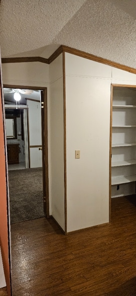 Building Photo - 404 N Washington St