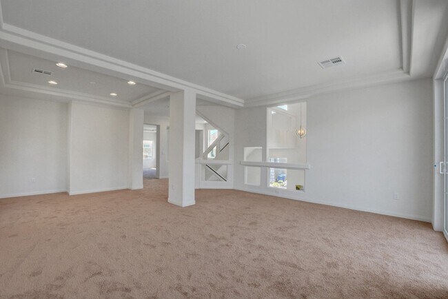 Building Photo - HUGE 3 Story, 5 Bedroom Home in the Southwest!
