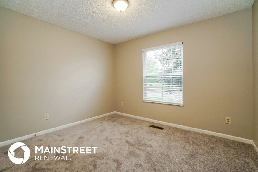 Building Photo - 2204 Brookbank Dr