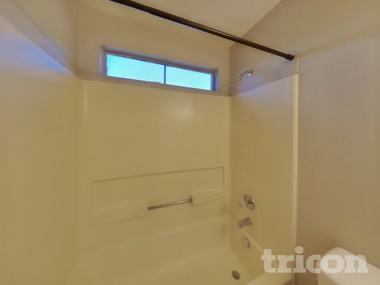 Building Photo - 1204 Shakleford Cir