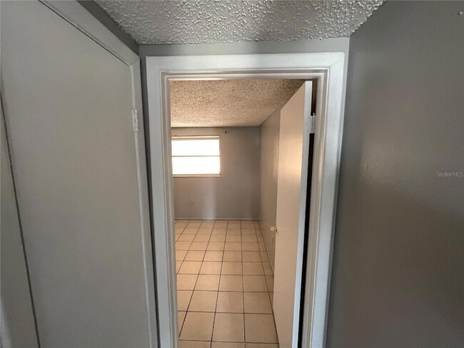 Building Photo - 4136 Shoreline Dr