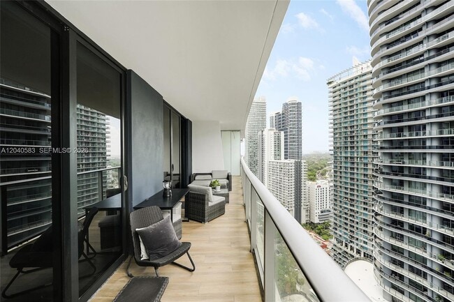 Building Photo - 1010 Brickell Ave