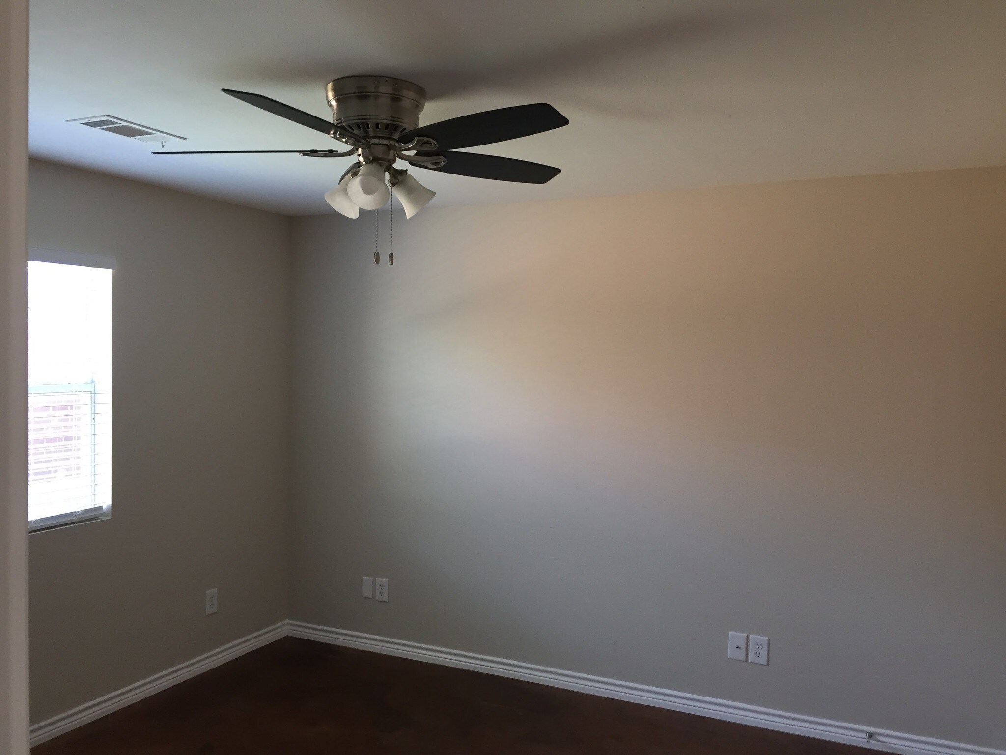 Building Photo - 2241 Ridgeview Dr