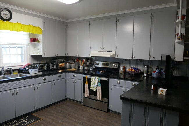 Building Photo - 845 Halstead Blvd