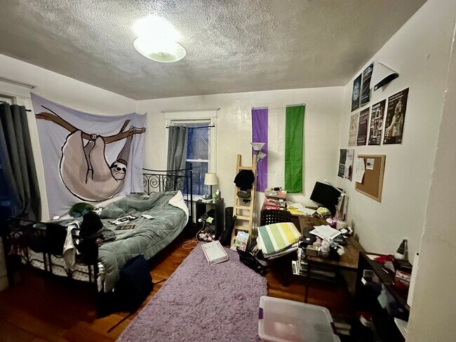 Building Photo - 14 Ashford St