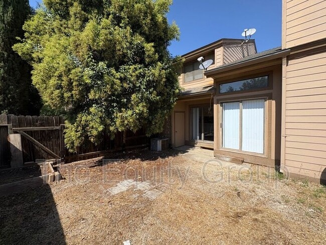 Building Photo - 4805 W Iris Ave