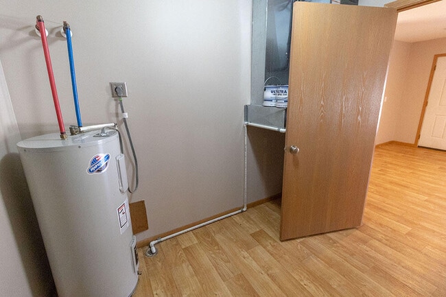 Building Photo - 1542 Florence Dr