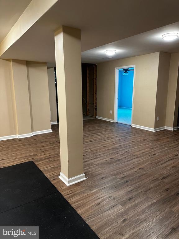 Building Photo - 6909 Yeoman Ct