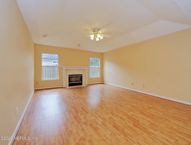 Building Photo - 12252 Lake Fern Dr