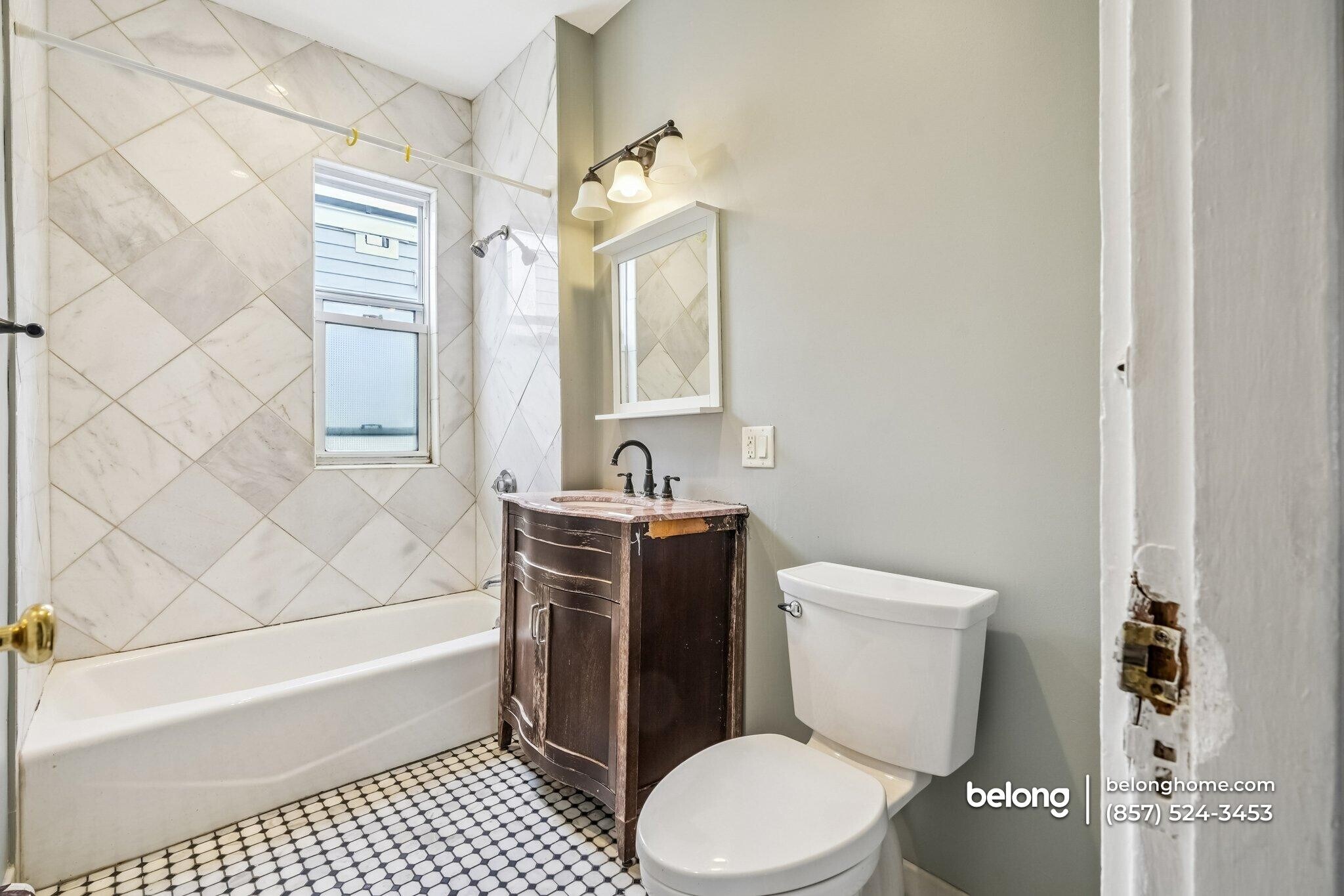 Building Photo - 62 Fuller St