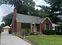 Building Photo - 2421 Clarendon Ave