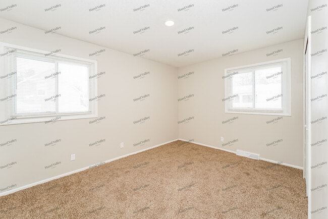 Building Photo - 107 Maple Ave