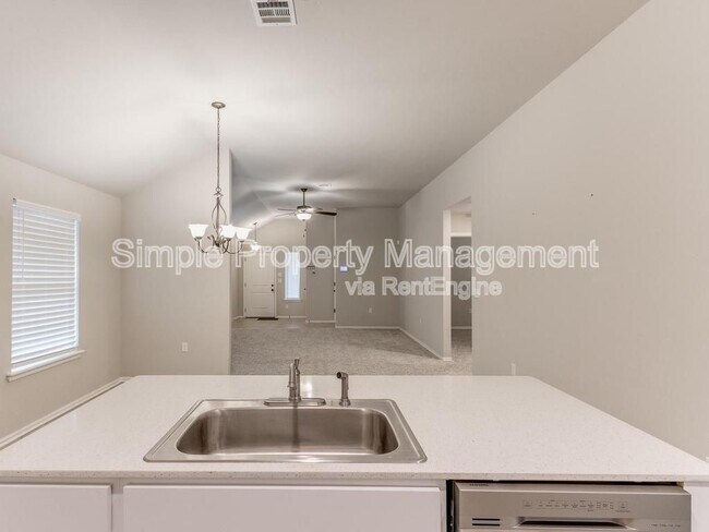 Building Photo - 4700 Crystal Lakes Rd