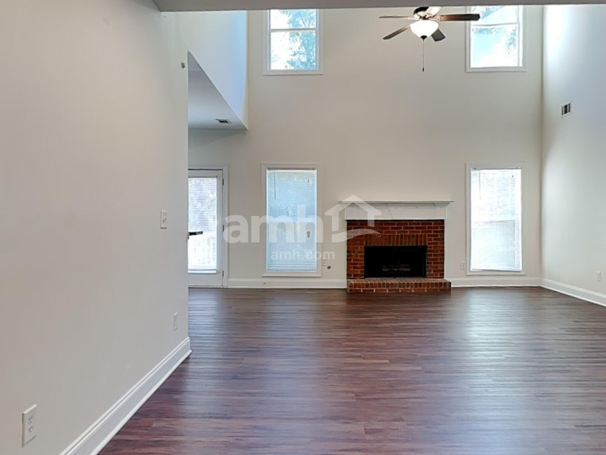 Building Photo - 483 Strawberry Walk