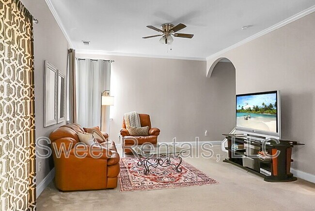 Building Photo - 1519 Thoroughbred Blvd