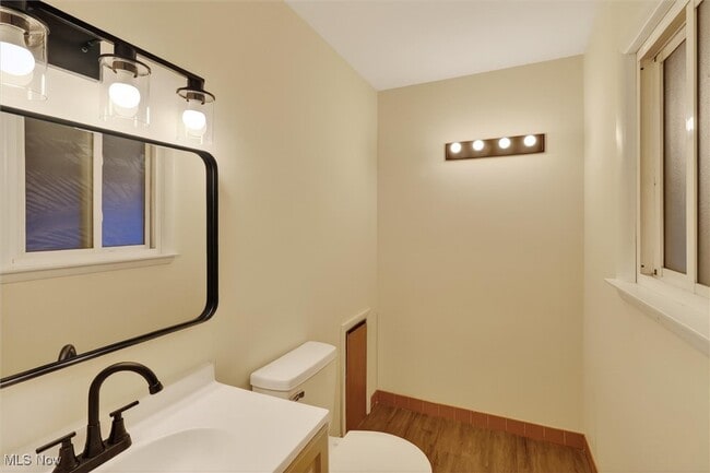 Building Photo - 5969 Marra Dr