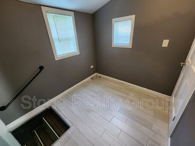 Building Photo - 1535 Barbour Ave
