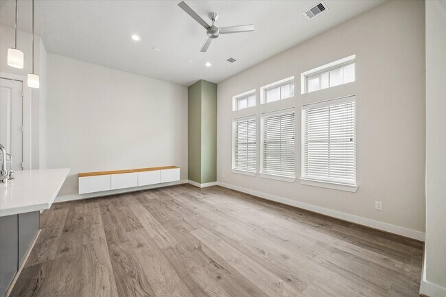 Building Photo - 5209 Allen St