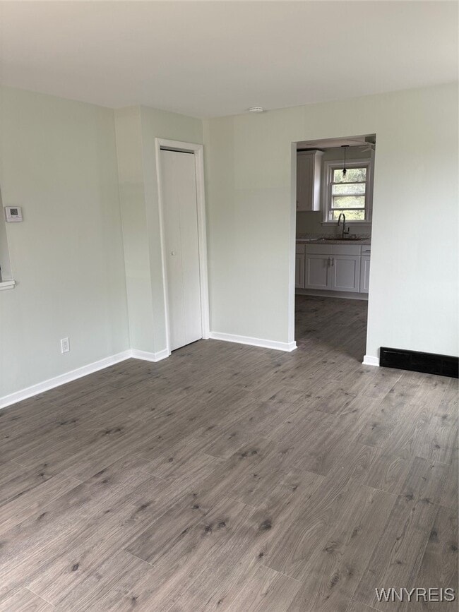 Building Photo - 482 Ridge St