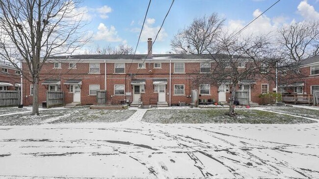 Building Photo - 1810 Northwest Ct