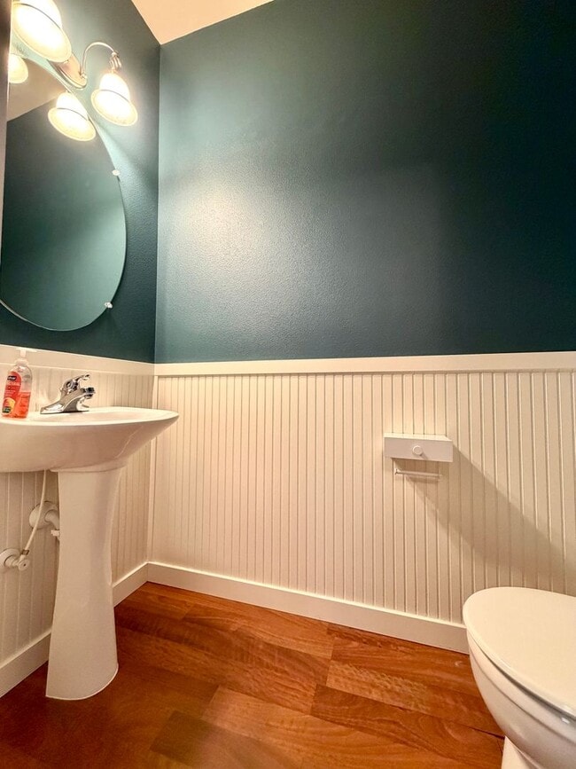 Building Photo - ~New home for the holidays? Move in now, and get December RENT FREE!~