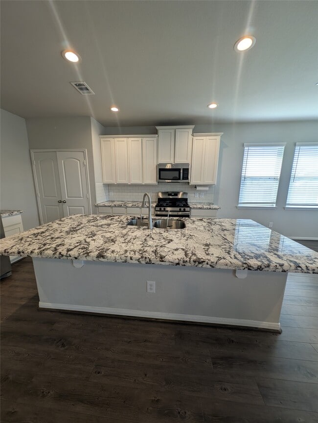 Building Photo - 30454 Butternut Oak Ln