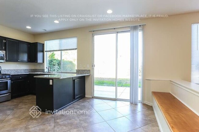 Building Photo - 27438 Fallbrook Ct
