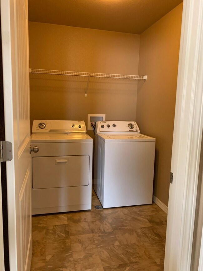 Building Photo - 1004 Diamond Rim Dr
