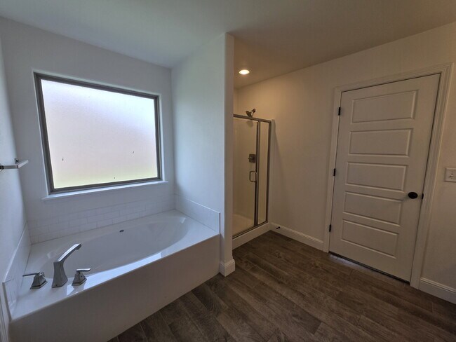 Building Photo - 2405 Graham Ln