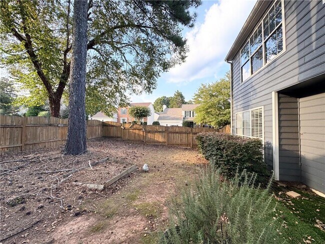 Building Photo - 11865 Carriage Park Ln