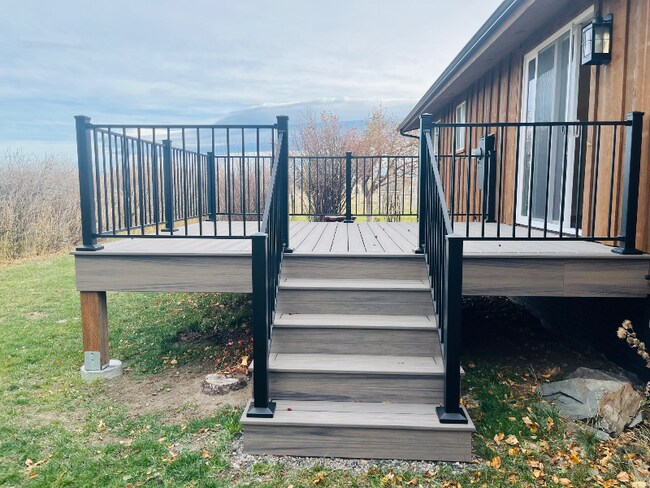 Building Photo - 145 Sunset Dr