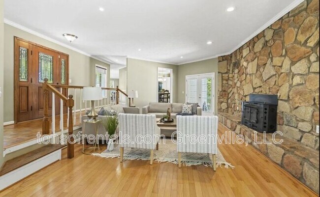 Building Photo - 1016 Old Boiling Springs Rd