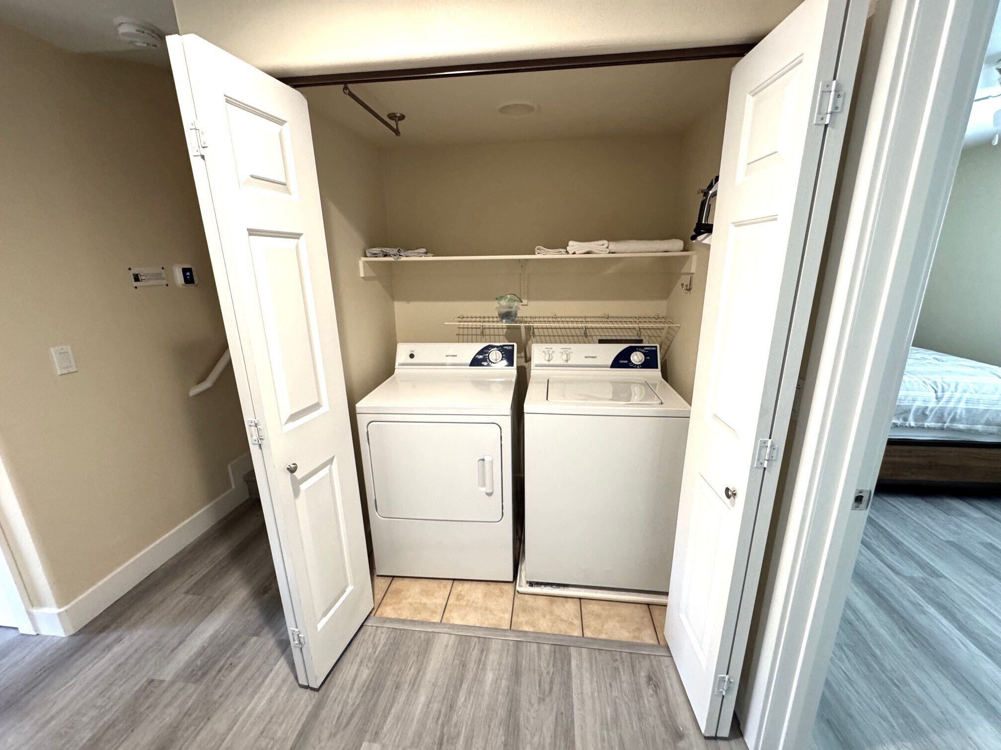 Building Photo - 890 Kitty Hawk Dr