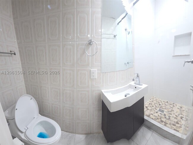 Building Photo - 4241 W 10th Ln