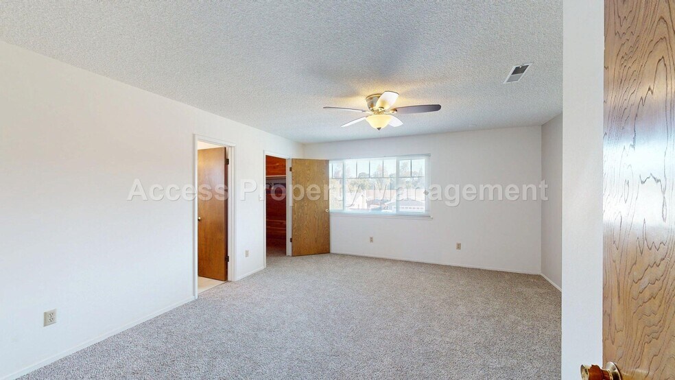 Building Photo - 3355 San Fernando Ct