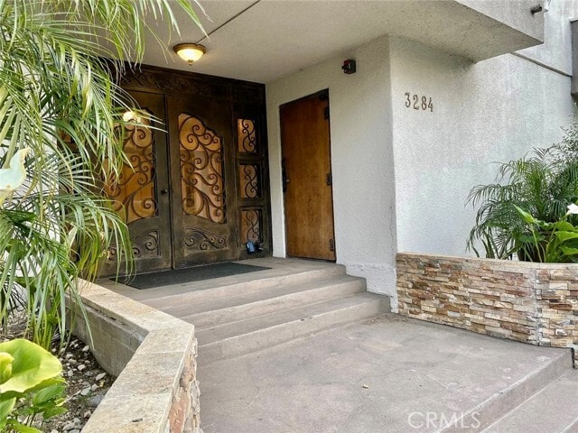 Building Photo - 3284 Barham Blvd