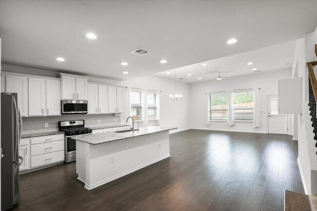 Building Photo - 405 Arrowhead Vine St